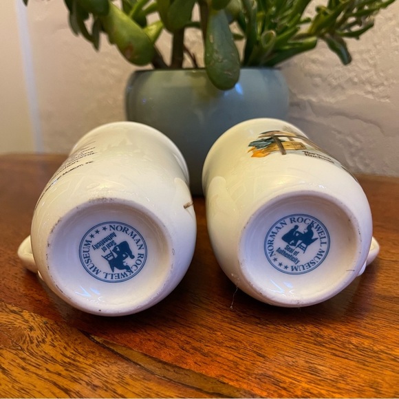 Norman Rockwell Museal Bundle in the set of 2 Coffee/ Tea Cups - Picture 5 of 8